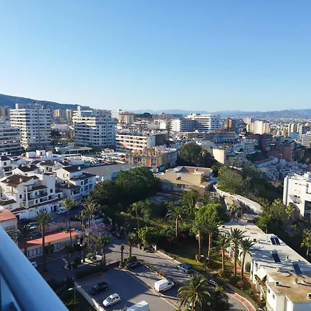 公寓 Rent4 Malaga La Torre De La Roca 托雷莫利诺斯