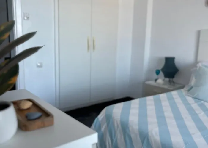 公寓 Rent4 Malaga La Torre De La Roca *