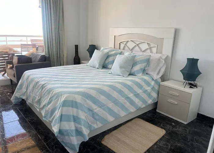 Rent4 Malaga La Torre De La Roca 托雷莫利诺斯