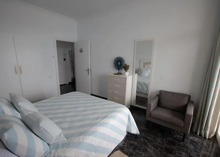 Rent4 Malaga La Torre De La Roca Lejlighed