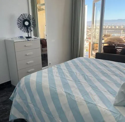 Rent4 Malaga La Torre De La Roca Lejlighed *