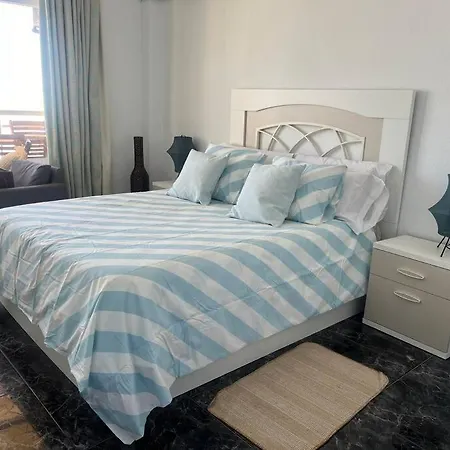 Rent4 Malaga La Torre De La Roca Торремолінос