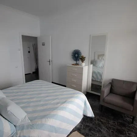 Rent4 Malaga La Torre De La Roca Apartmán