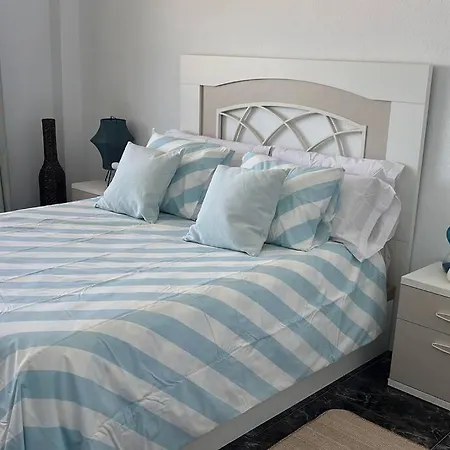 Apartamento Rent4 Málaga La Torre De La Roca