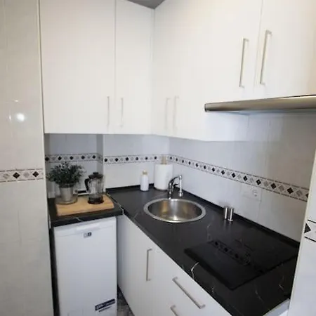 Rent4 Malaga La Torre De La Roca Apartmán