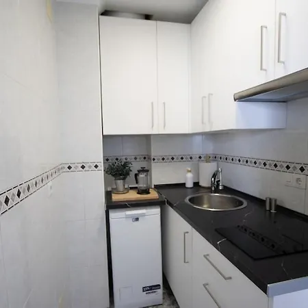 Rent4 Malaga La Torre De La Roca アパート トレモリノス